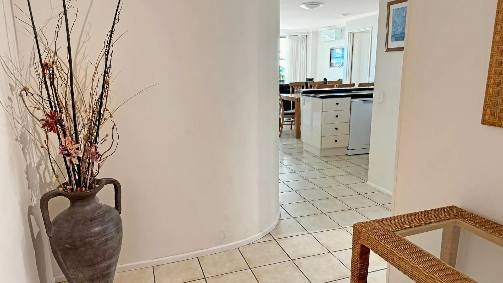 Unwind In Coastal Resort -1 Bedroom Alexandra Headland Apartamento